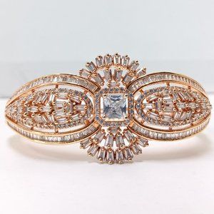 bracelet women gold with Centre stone